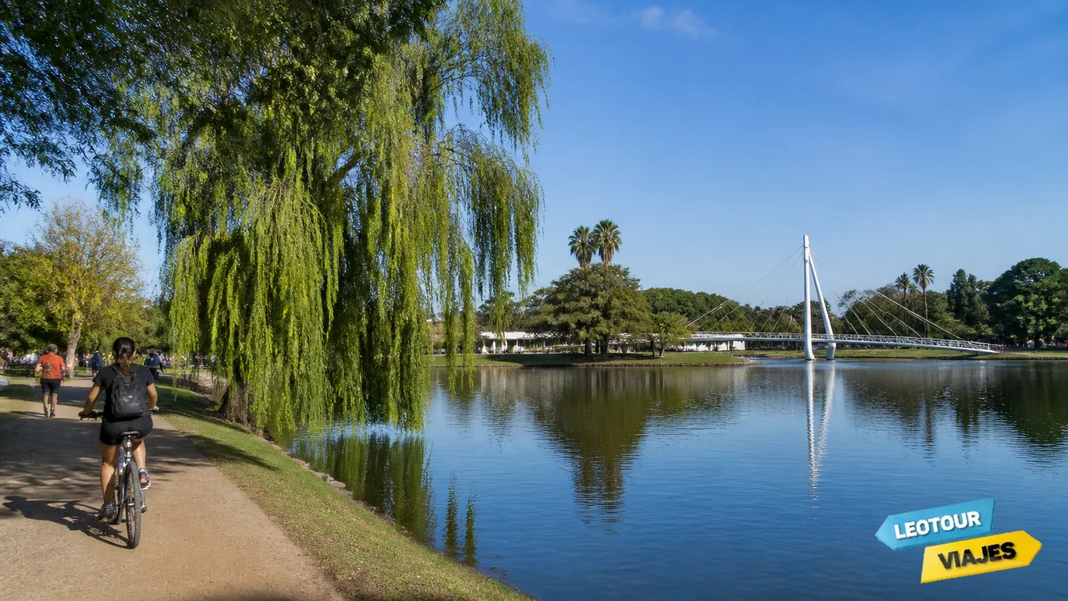Passeio pelos Bosques de Palermo na lista de o que fazer em Palermo Buenos Aires ao ar livre.